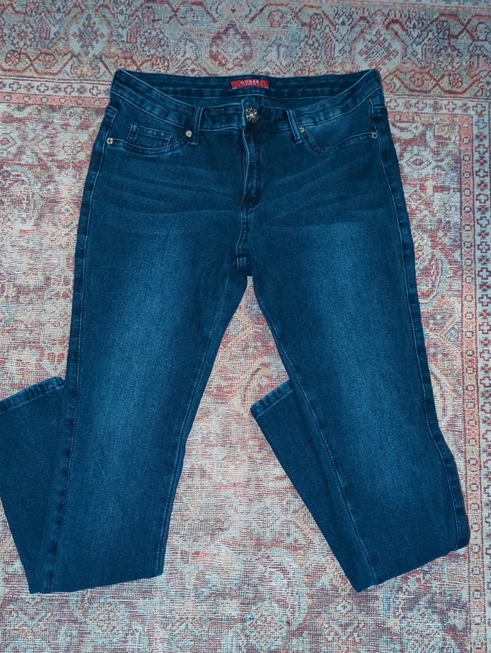 Woman's Guess Dark Skinny Jeans. Size-8.